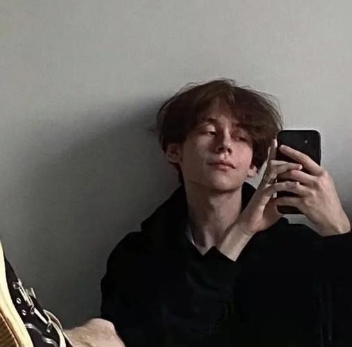 6686体育app铁牌作者Bess