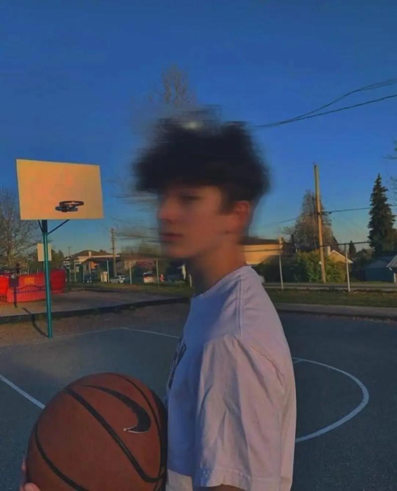 6686体育app铁牌作者Aaron