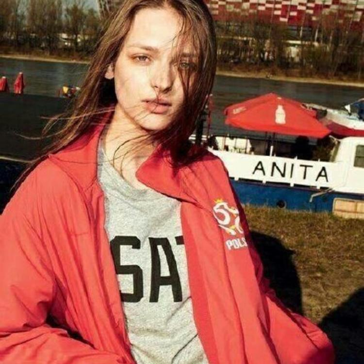 6686体育app铁牌作者短发过夏