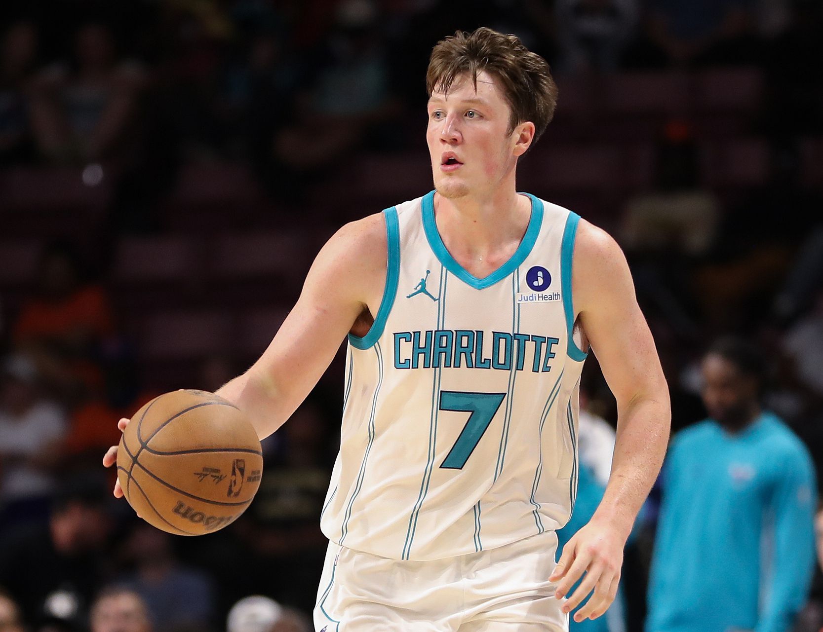 控球感欠佳！克尼佩尔10中3贡献8分3助攻5差错